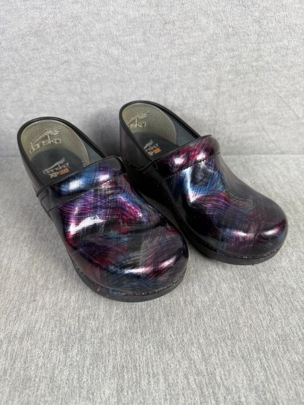 Dansko XP 2.0 Clogs Size 39 (US 8.5) Color Sweep Patent Leather Nurse Comfort